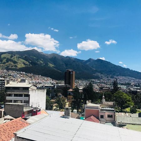 Hostel Revolution Quito Exterior photo